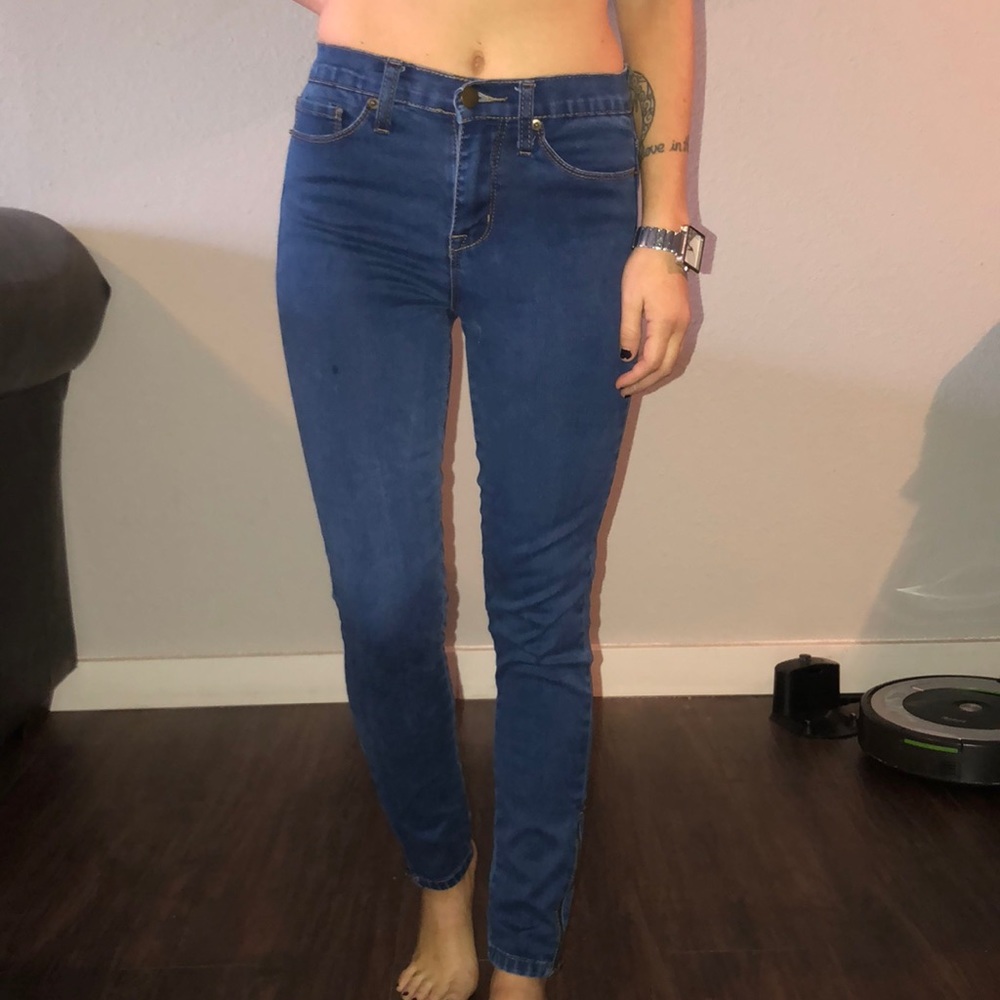 High waisted jeans